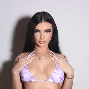 anniepalmz's Kick streamer profile picture