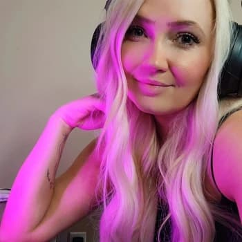 BlondeRabbit's Kick streamer profile picture