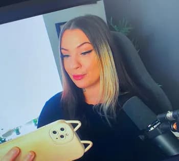 HeyEmz's Kick streamer profile picture