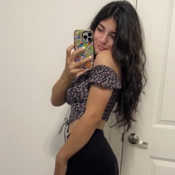 Hiyuhh's Kick streamer profile picture