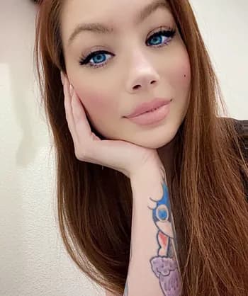 HollowHollie's Kick streamer profile picture