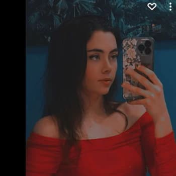 JuliaBlue's Kick streamer profile picture