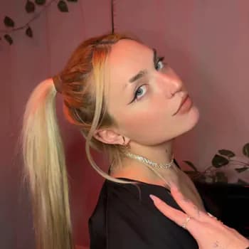 LaElfa's Kick streamer profile picture