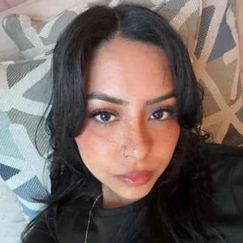 laurabear's Kick streamer profile picture