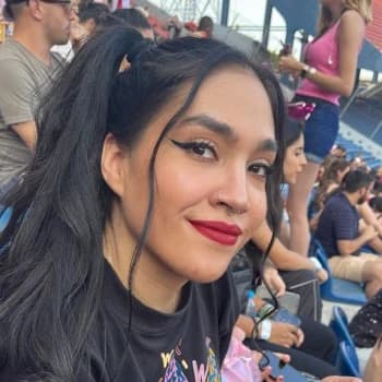 LizzB's Kick streamer profile picture