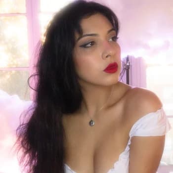 lizzvega's Kick streamer profile picture