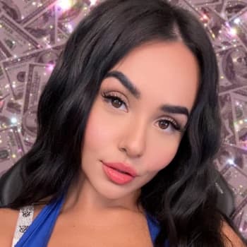 LunaOnTop's Kick streamer profile picture