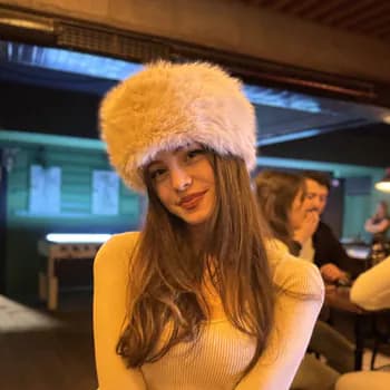 lyrelia's Kick streamer profile picture