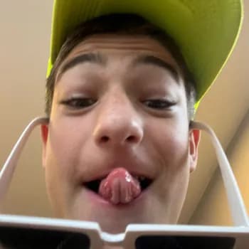 MiloZeusLis's Kick streamer profile picture