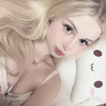 pinkiefangs's Kick streamer profile picture