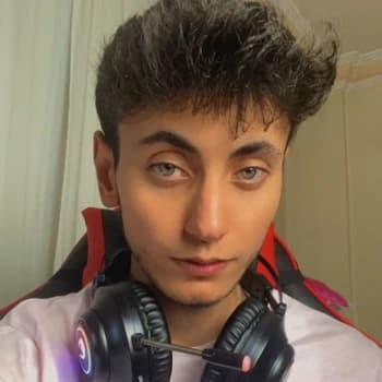 TurkishPilot's Kick streamer profile picture