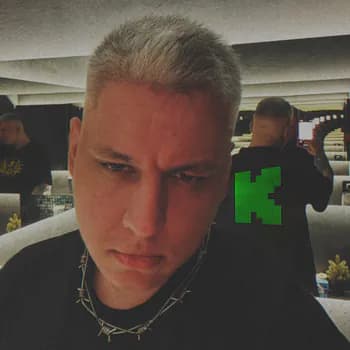 vladislove666's Kick streamer profile picture