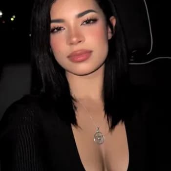 Xenathewitch's Kick streamer profile picture