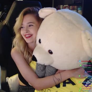 zeynepcisem's Kick streamer profile picture