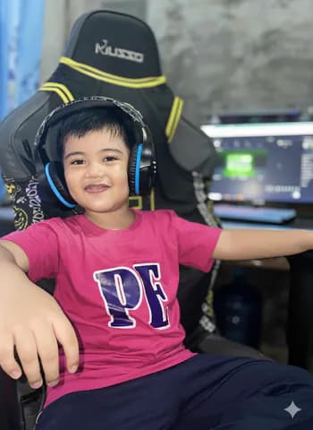 ZoePlays's Kick streamer profile picture