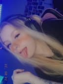 honeyliv profile picture